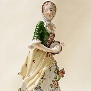 Коллекционная Фарфоровая Статуэтка «Весёлая Пастушка» Н-24см. SITZENDORF, Германия - 50гг..
