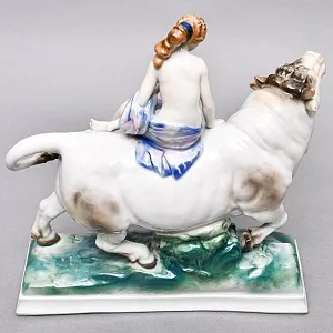 Коллекционная Фарфоровая статуэтка «ПОХИЩЕНИЕ ЕВРОПЫ», Karl Ens Германия, первая половина ХХ века. 