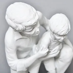 Редкая!!! Коллекционная Фарфоровая Статуэтка «Отец и Сын», Kaiser, Германия -1979 год.