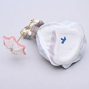 Коллекционная Фарфоровая статуэтка «Девочка с кружевным зонтиком. Джулия», Lladro Испания.