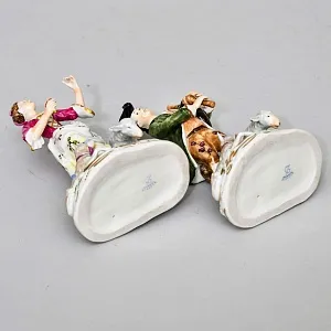 Коллекционные Парные Фарфоровые статуэтки «Пастух и Пастушка. Игра на волынке», Karl Klette Германия.