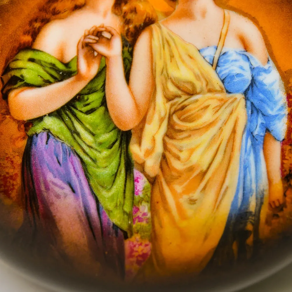 Классическая Фарфоровая Шкатулка - Бонбоньерка «Две Грации», Vienna Style Германия, середина ХХ века.