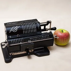 Пензенский Арифмометр - Механическая Счётная Машинка «ФЕЛИКС» СССР - 1952 год.