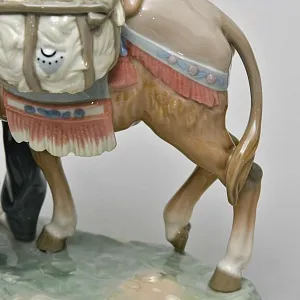 Коллекционная Фарфоровая статуэтка «Продавец фарфора»,  Lladro Испания - 1974 год.