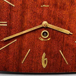 Редкость! Механические Настенные Часы «МАЯК» в деревянном корпусе - СССР - 1965 год.