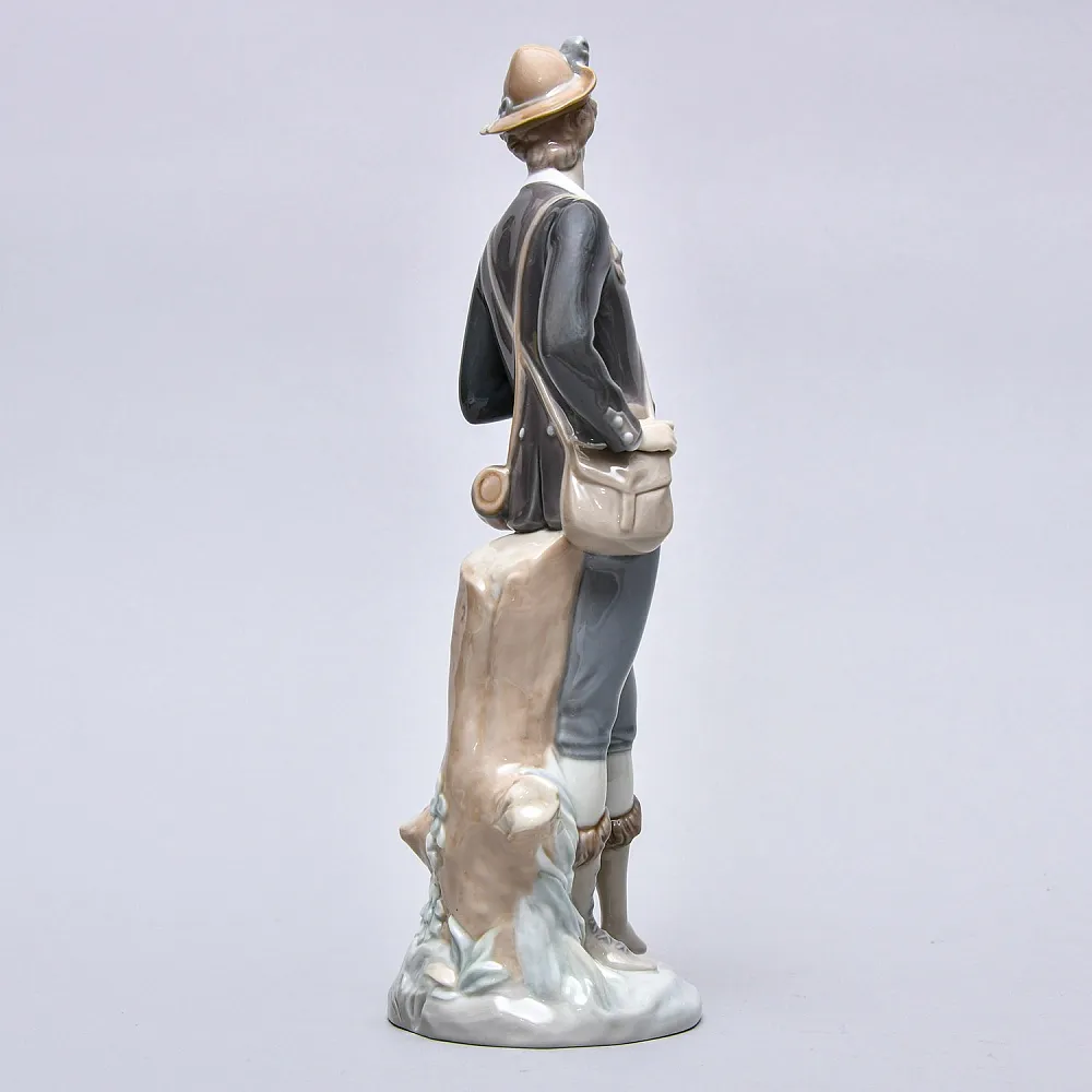 Винтажная Фарфоровая статуэтка «Сельский юноша. Охотник»,  Lladro Испания - 1969 год.
