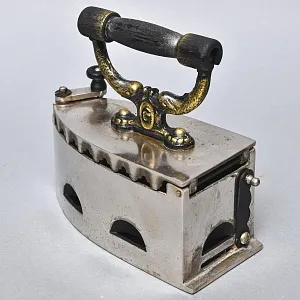 Старинный Никелированный Угольный Чугунный Утюг Германия начало ХХ века.