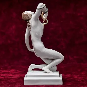 Редкая! Авторская Фарфоровая Статуэтка «КЛЕОПАТРА И ЗМЕЯ», HEREND Венгрия, первая половина ХХ века.