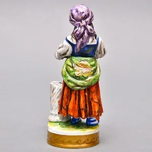 Коллекционная Фарфоровая Статуэтка «Девочка - танцовщица собирает монеты», VOLKSTEDT Германия -50 гг.