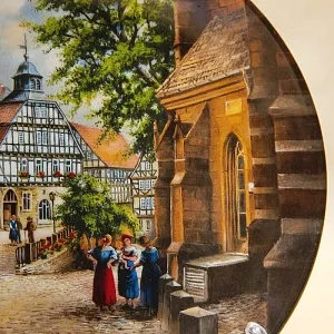 Коллекционная Тарелка «Рыночная площадь в Хомберге» Фарфор VOHENSTRAUSS, Германия -1990 год.