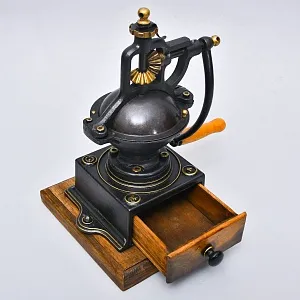 Антикварная Коллекционная Чугунная Ручная Механическая Кофемолка Франция, начало ХХ века.