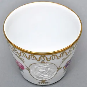 Фарфоровое Кашпо - Ваза для цветов «Путти у костра», Furstenberg / Tettau Германия, середина ХХ века.