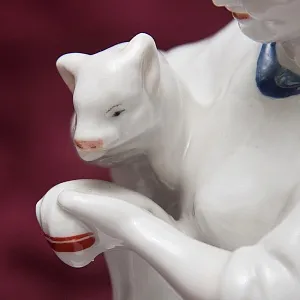 Редкость! Авторская Фарфоровая статуэтка «Свинарка с поросенком», СССР ЛФЗ - 1953 год.