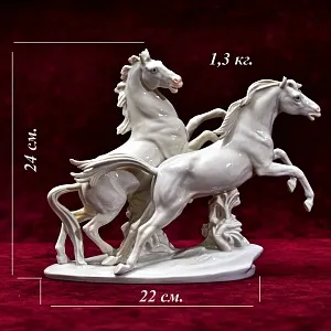 Коллекционная Фарфоровая Статуэтка «БЕГУЩИЕ ЛОШАДИ», Карл Энс / Karl Ens, Германия 60 гг.
