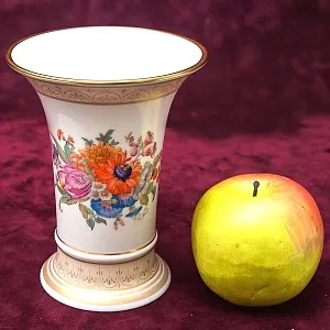 Коллекционная Ваза из серии «Sanssouci» Фарфор KAISER Германия Н-15см.