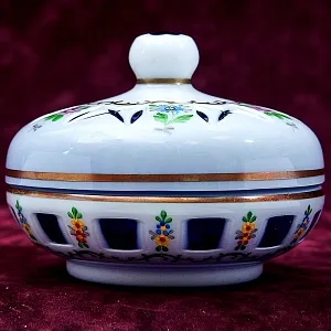 Стеклянная Шкатулка «Цветочная Нежность»  LAUSITZER GLASWERKE Германия - 50-70е гг.