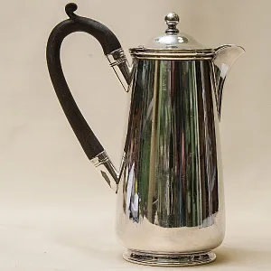 Классический Металлический Кофейник - Кувшин на 0,8 литра. Silverplate, SHEFFIELD Англия 50-е годы ХХ века.