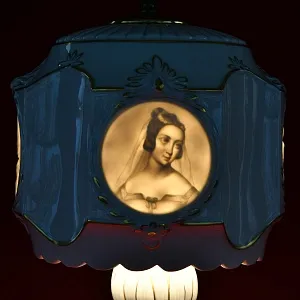 Фарфоровая Электрическая Лампа «ПОРТРЕТЫ», Литофания, Sitzendorf Германия.