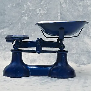 Винтажные Кухонные Весы «The VIKING» с чашкой для продуктов на 10 фунтов, Англия середина ХХ века.