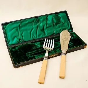 Антикварный Набор для подачи готовых блюд Нож + Вилка, Франция начало ХХ века.