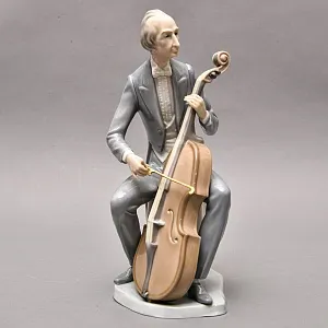 Коллекционная Фарфоровая статуэтка «Музыкант. ВИОЛОНЧЕЛИСТ», Lladro Испания 70-е годы.