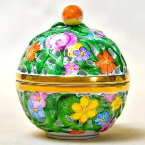 Винтажная Шкатулка - Бонбоньерка «Ягодки - Цветочки», прорезной фарфор HEREND, Венгрия 80-е гг.