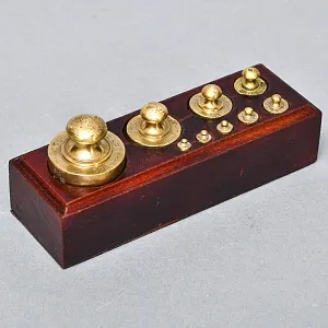 Набор Гирь для Аптекарских или Кухонных Весов от 1 гр. до 500 гр. Англия начало ХХ века.