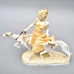 Коллекционная Фарфоровая статуэтка «Девушка с собаками - левретками», Hutschenreuther Германия.