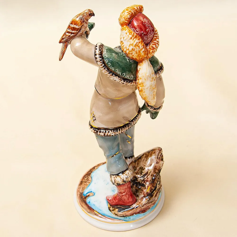 Авторская Коллекционная Фарфоровая Статуэтка «Охотник - Соколиная охота», Россия.
