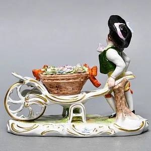 Коллекционная Фарфоровая статуэтка «Маленький Цветочник» Scheibe-Alsbach Германия.