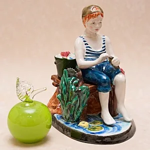 Большая Фаянсовая Статуэтка «Юный Рыбак», Конаковский Фаянс, Россия.