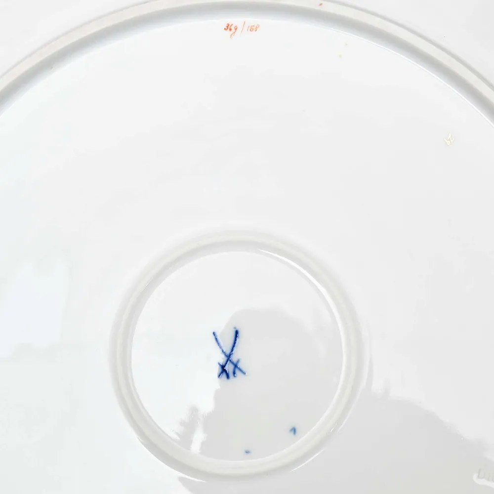 Антикварное Блюдо - Тарелка «ИРИС и ВИНОГРАДНЫЕ ЛИСТЬЯ», Фарфор MEISSEN Германия.