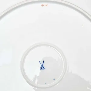 Антикварное Блюдо - Тарелка «ИРИС и ВИНОГРАДНЫЕ ЛИСТЬЯ», Фарфор MEISSEN Германия.