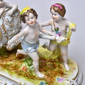 Коллекционная Фарфоровая статуэтка «ПУТТИ - Триумфаторы», Scheibe-Alsbach Германия.