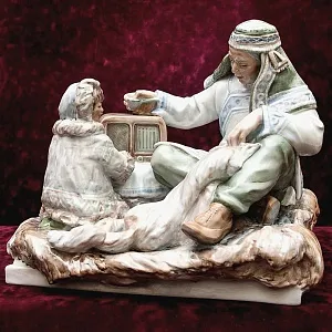 Большая Коллекционная Фарфоровая статуэтка «Дальний Север», Россия ДФЗ Дулево.