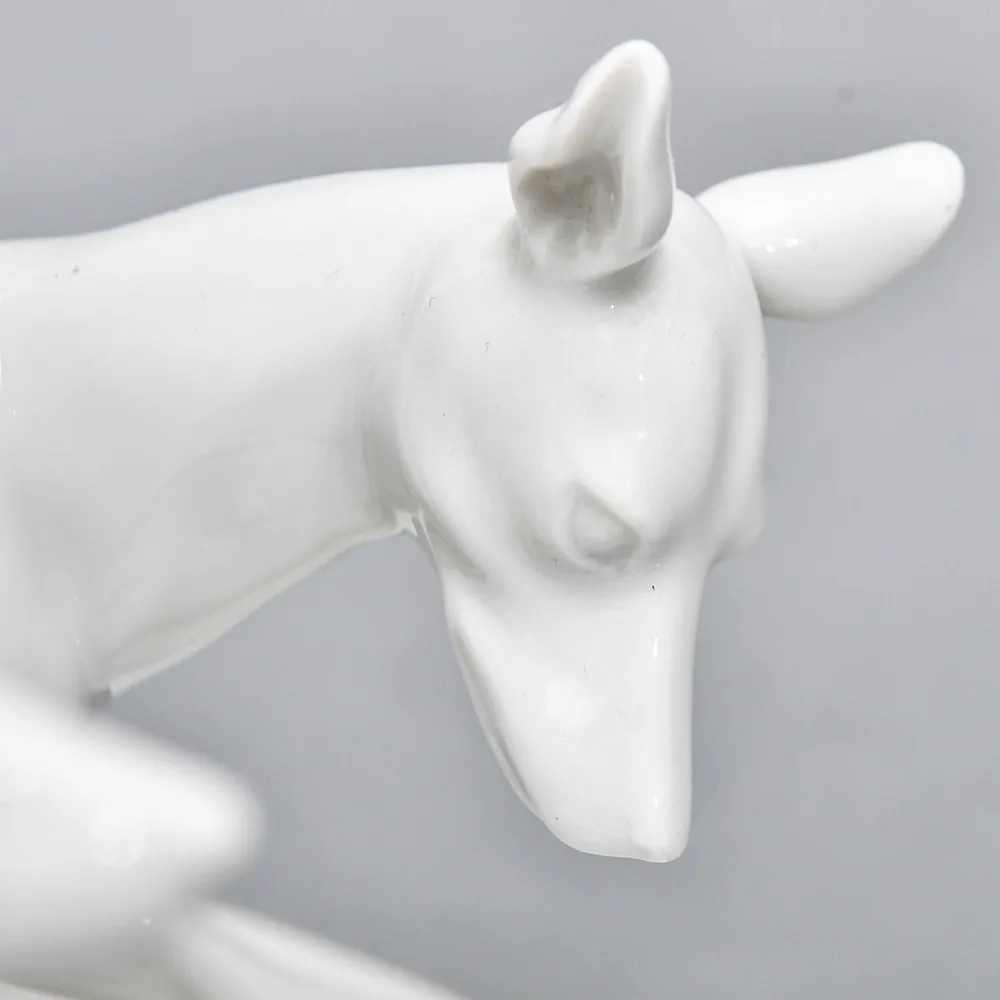 Антикварная Фарфоровая статуэтка «Старый Фриц. Король Пруссии Фридрих II с собаками»,  Volkstedt Германия.