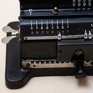 Пензенский Арифмометр - Механическая Счётная Машинка «ФЕЛИКС» СССР - 1952 год.