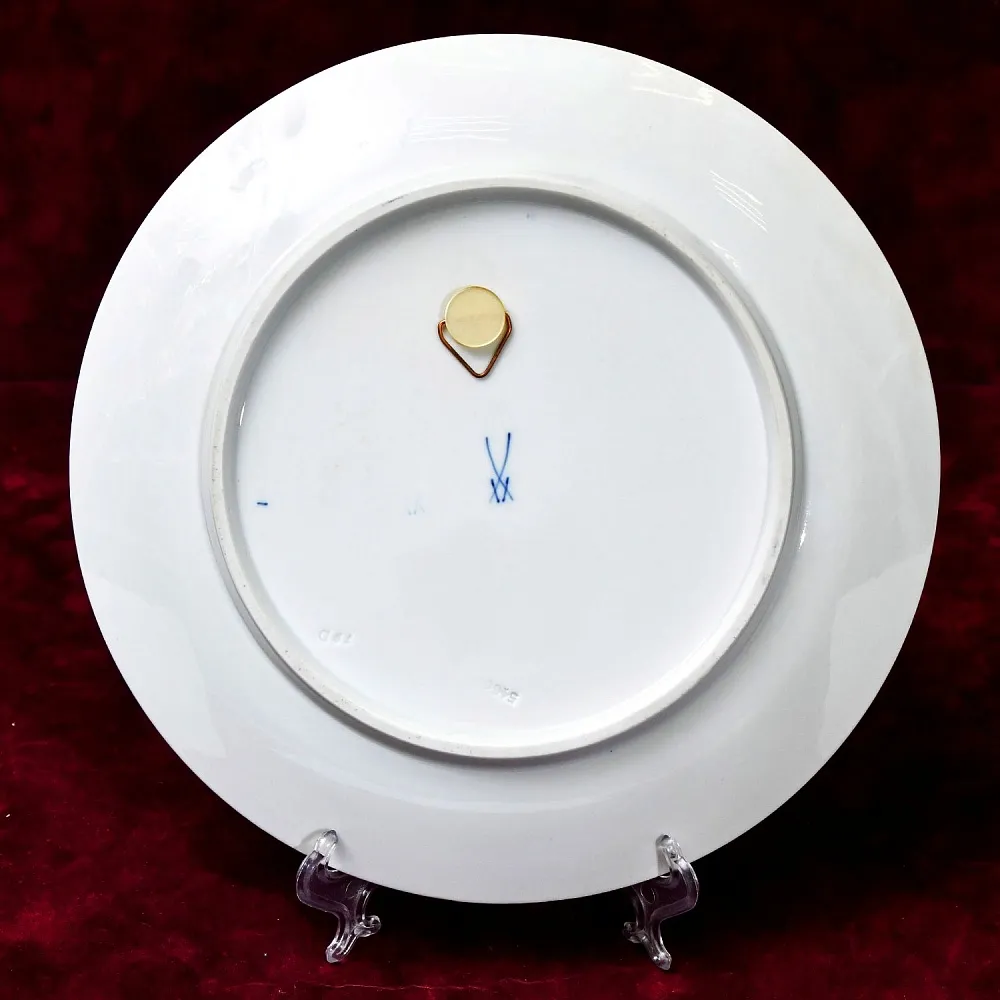 Коллекционная Фарфоровая тарелка «РОЖДЕСТВО», MEISSEN Германия - 1983 год.