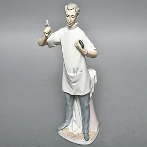  Коллекционная Фарфоровая статуэтка «Врач - Стоматолог», Lladro Испания, 1977 год.