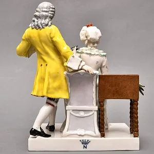 Антикварная Фарфоровая статуэтка «Галантная сцена у клавесина», Ernst Bohne Sohne Германия, 1901 - 1920 годы. 