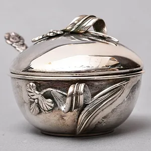 Винтажный Набор из 2х предметов - Сахарница с ложечкой и молочник «ЦВЕТЫ», Англия - середина ХХ века.