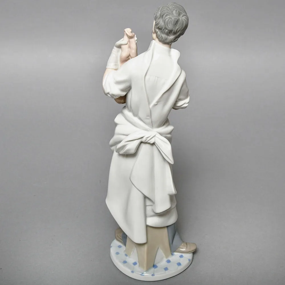 Редкая! Большая Коллекционная Фарфоровая Статуэтка «Врач Акушер» Lladro, Испания -1971 год.