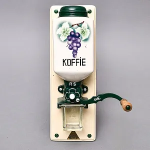 Старинная Настенная Ручная Механическая Кофемолка «Виноградная Гроздь», Голландия.