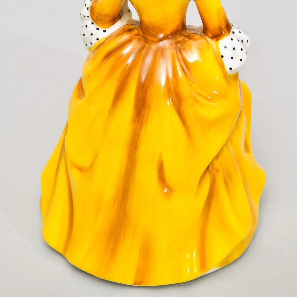 Коллекционная Фарфоровая статуэтка «Девушка в желтом платье. Сандра»,  Royal Doulton Англия.