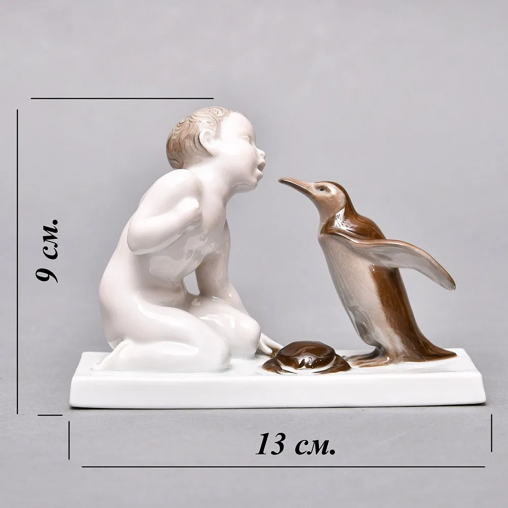 Антикварная Фарфоровая статуэтка «Мальчик, пингвин и краб», ROSENTHAL Германия, первая половина ХХ века.