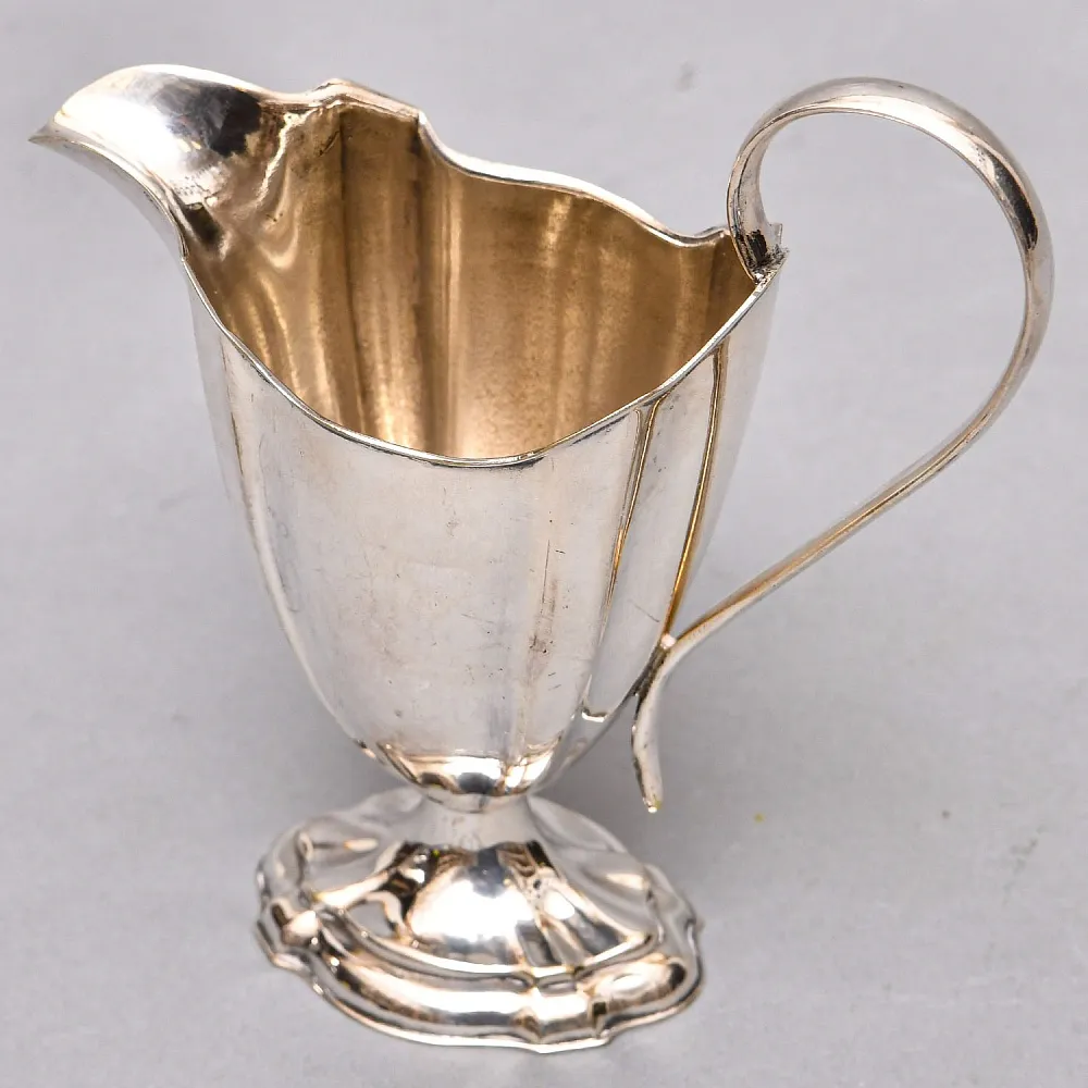 Классический Металлический Молочник - Соусник - Кувшинчик. Silverplate, SHEFFIELD Англия 50-е годы ХХ века.