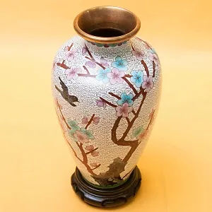 Винтажная Ваза «Цветение Сакуры» в технике « Клуазоне» Китай 50 -е годы ХХ века Н -26 см.
