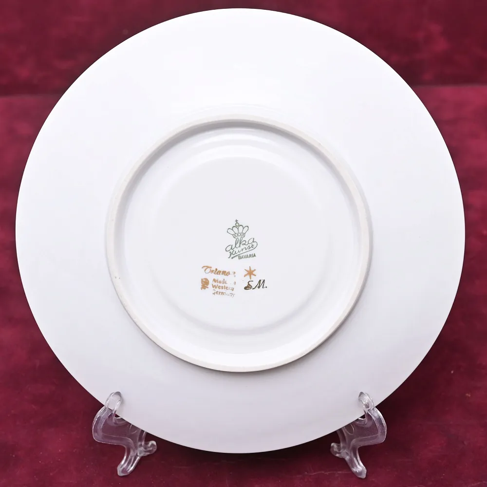 Фарфоровая Бисквитница с блюдцем  - Баночка с крышкой, Kaiser Германия,  1956-1960 годы.