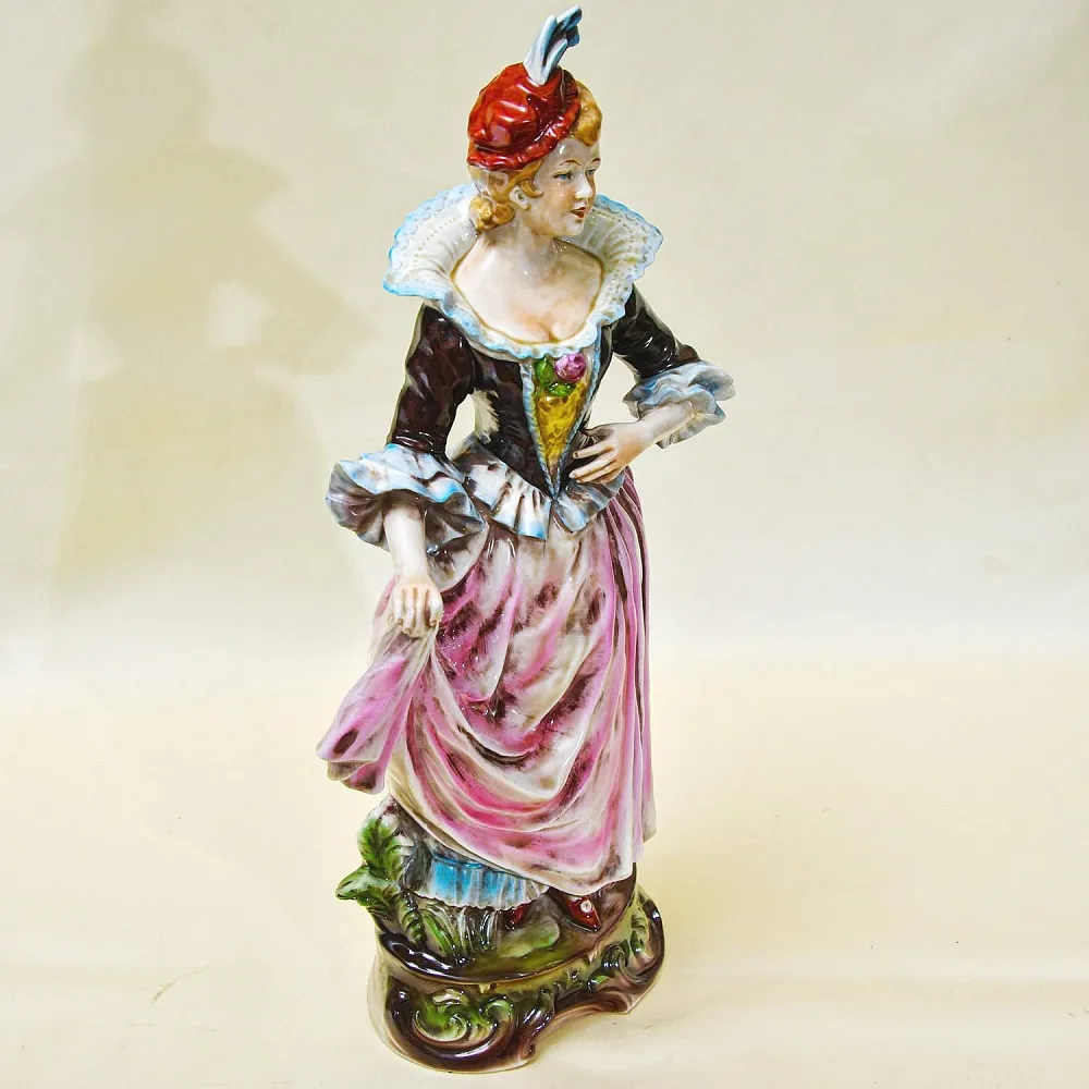 Большая Фарфоровая Статуэтка «Девушка на прогулке», GRAFENTHAL Германия - 1985год.