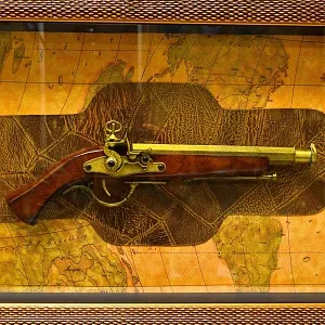 Настенное Коллекционное Панно - Картина - Макет «Старинный Пистоль», Испания...